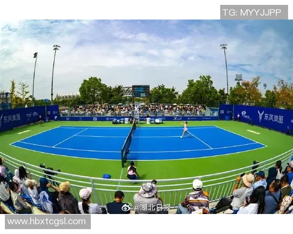 武汉网球队展现灵活战术与团队协作的网球魅力